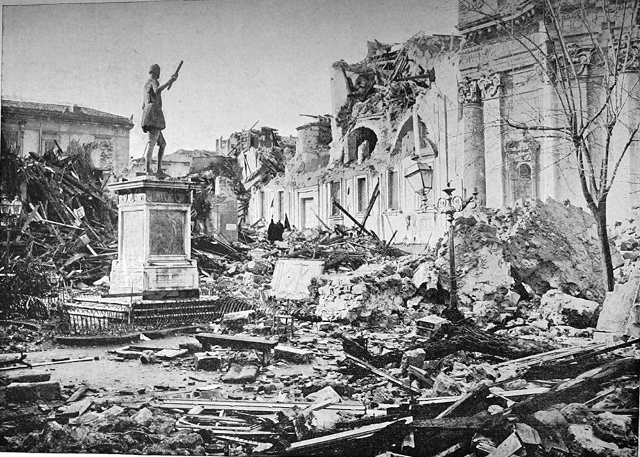 Un\'immagine di Messina dopo il terremoto del 1908